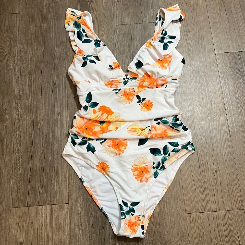 Cupshe Women's Ruffled V-Neck One-Piece Swimsuit with a floral print, Size Small